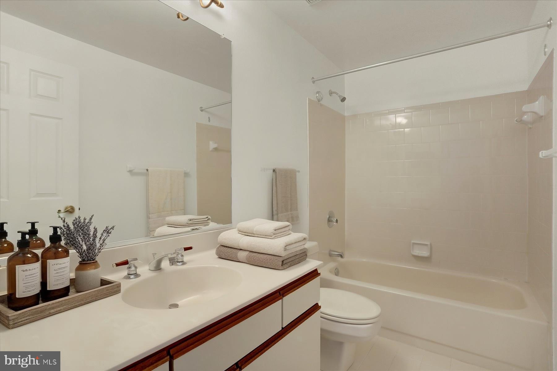 LOVETON FARMS - Residential
