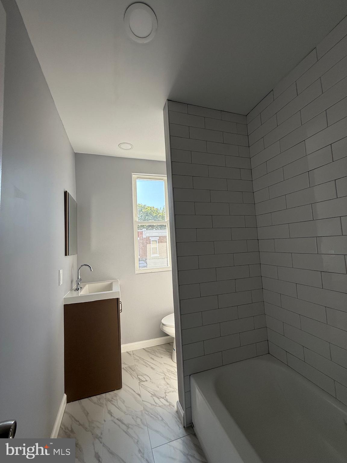 ELMWOOD PARK - Residential