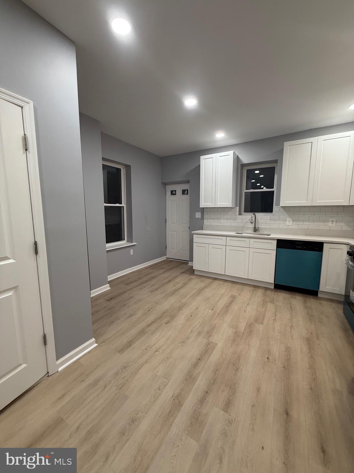 ELMWOOD PARK - Residential