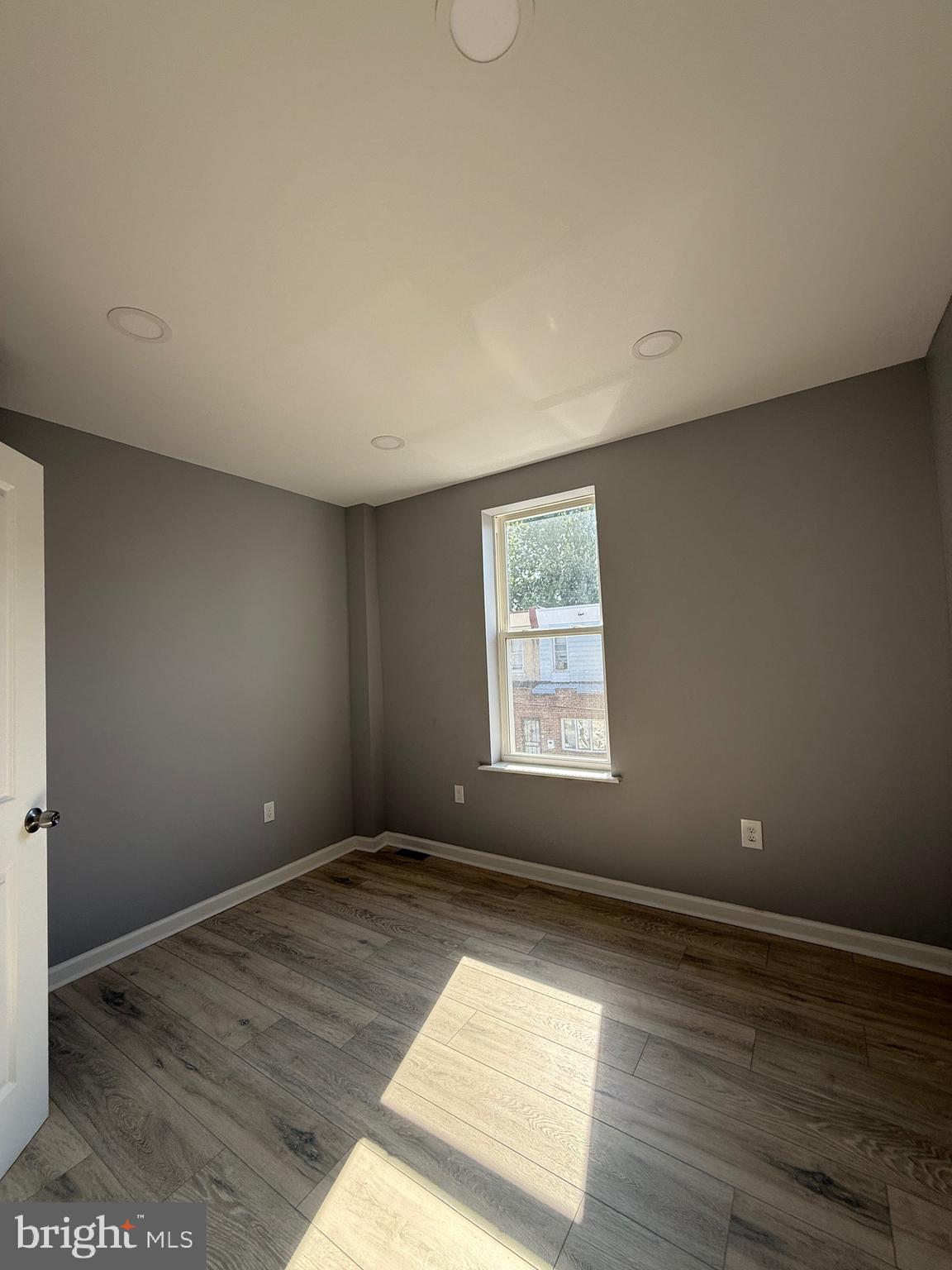 ELMWOOD PARK - Residential