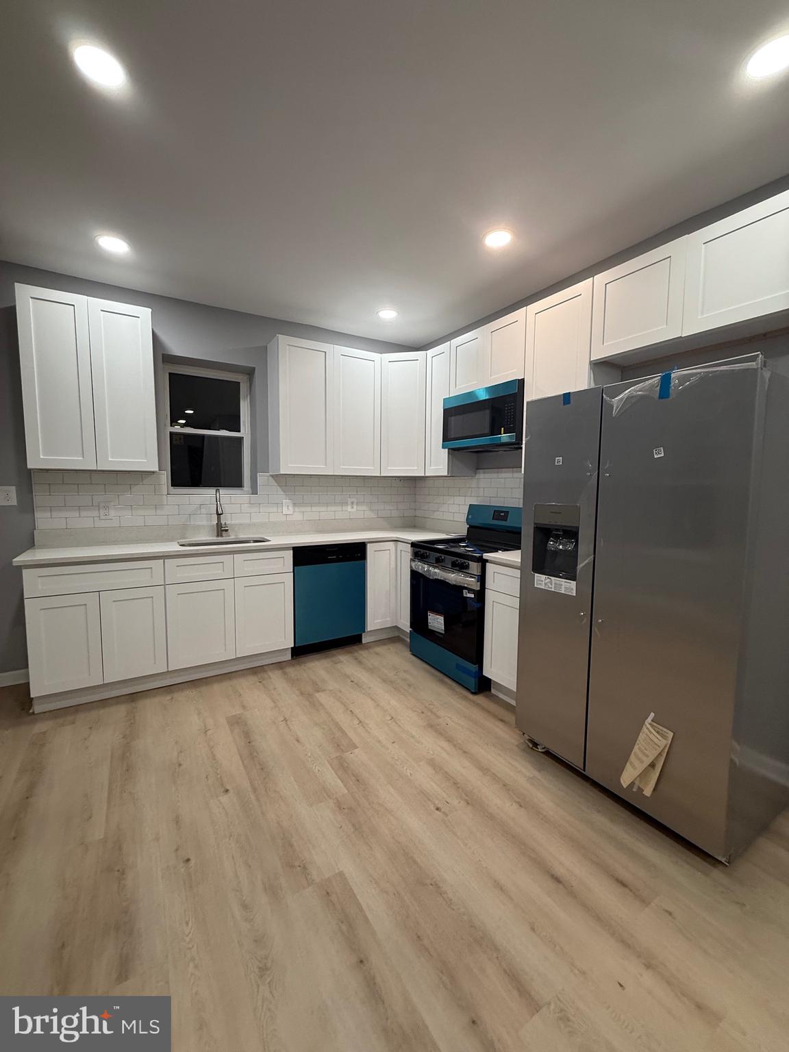 ELMWOOD PARK - Residential