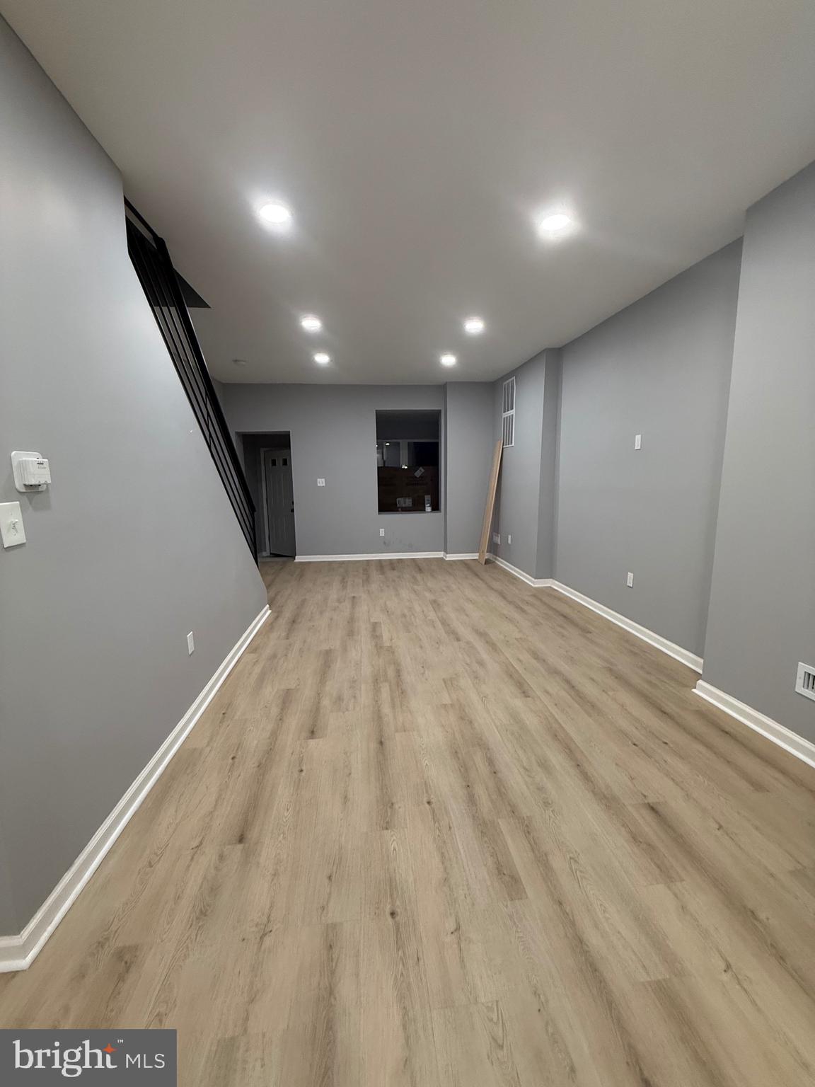 ELMWOOD PARK - Residential