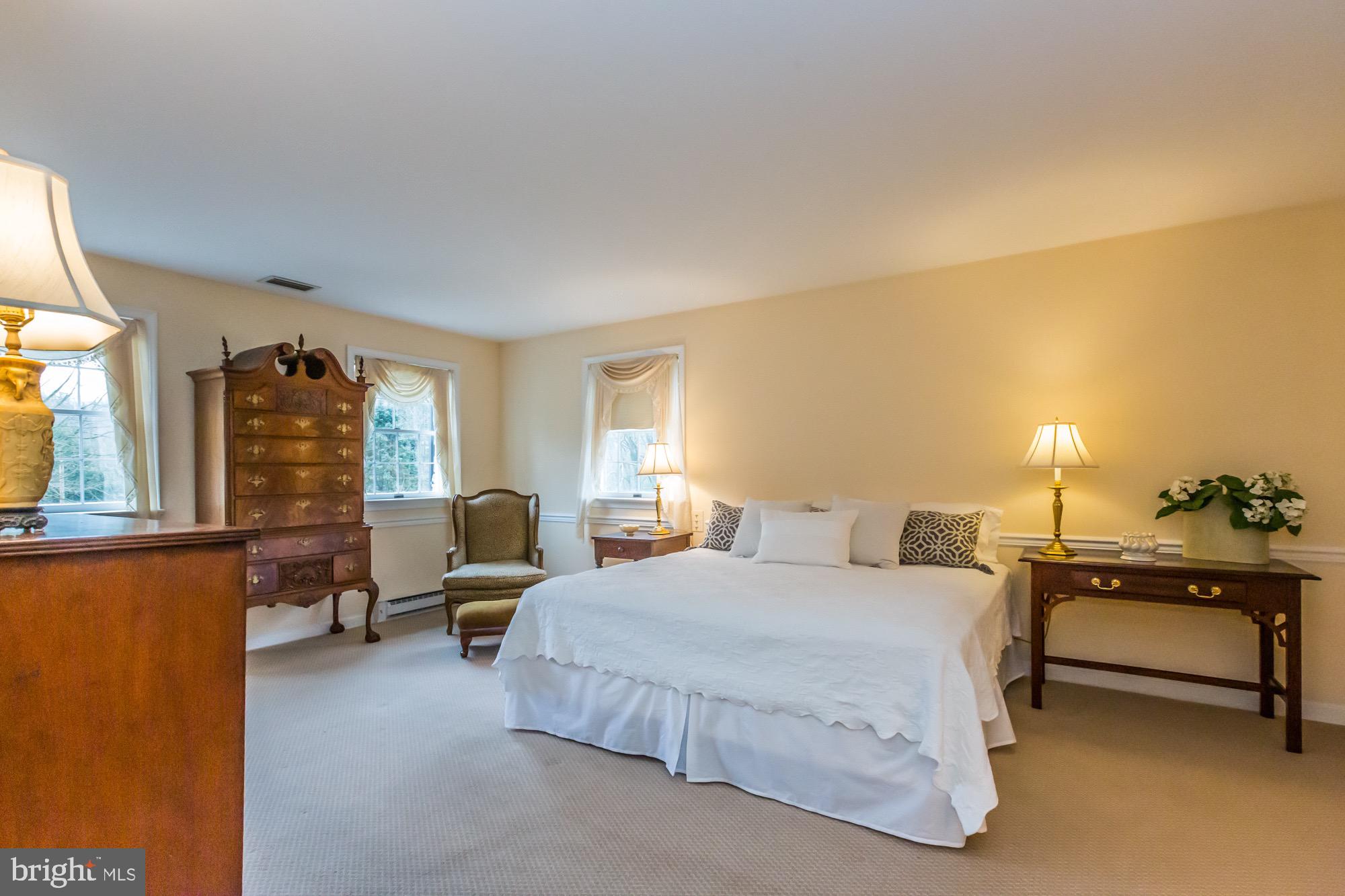 RADNOR HUNT - Residential