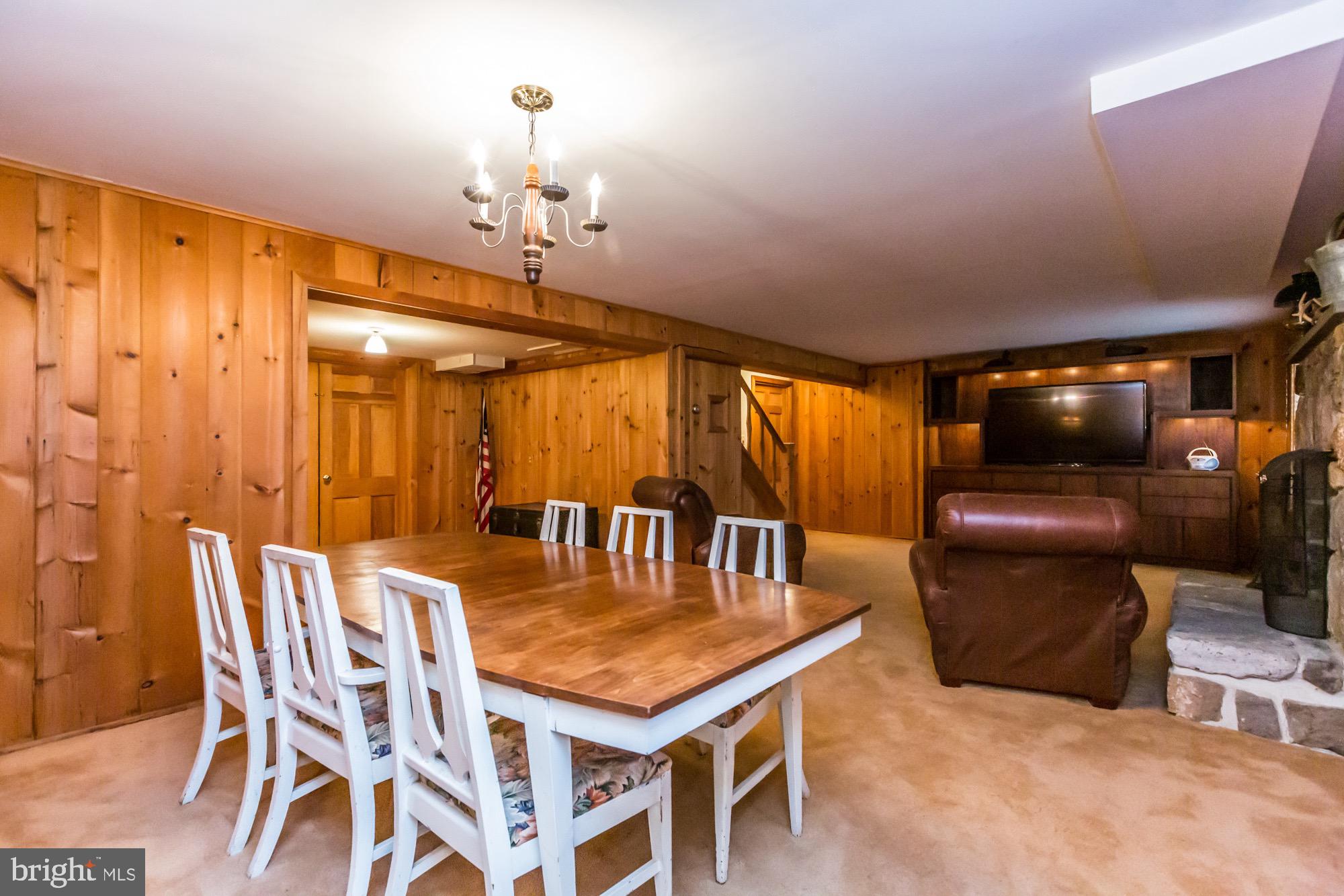 RADNOR HUNT - Residential