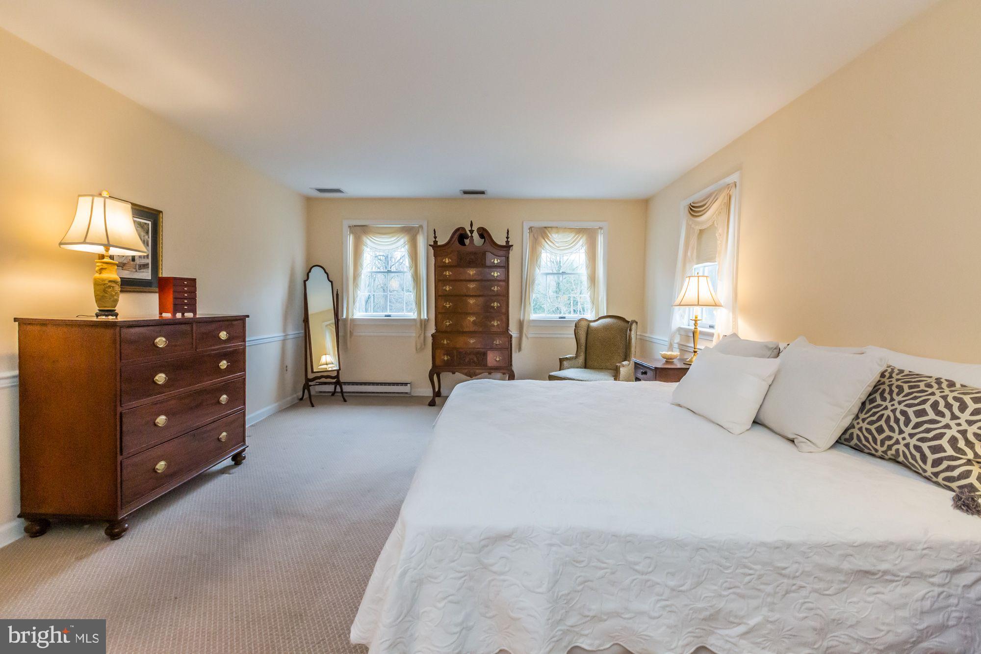 RADNOR HUNT - Residential