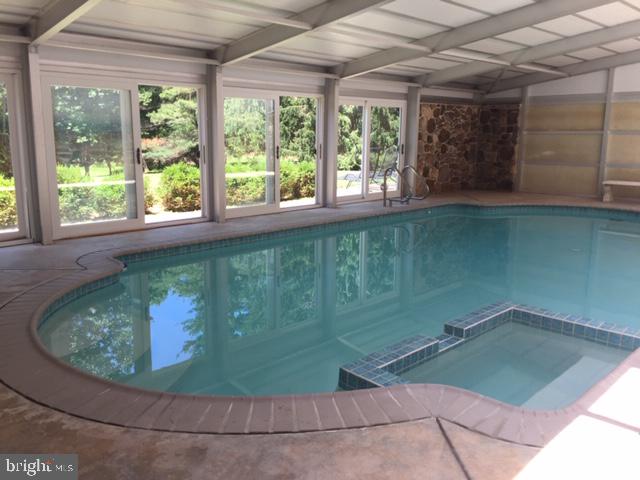 RADNOR HUNT - Residential