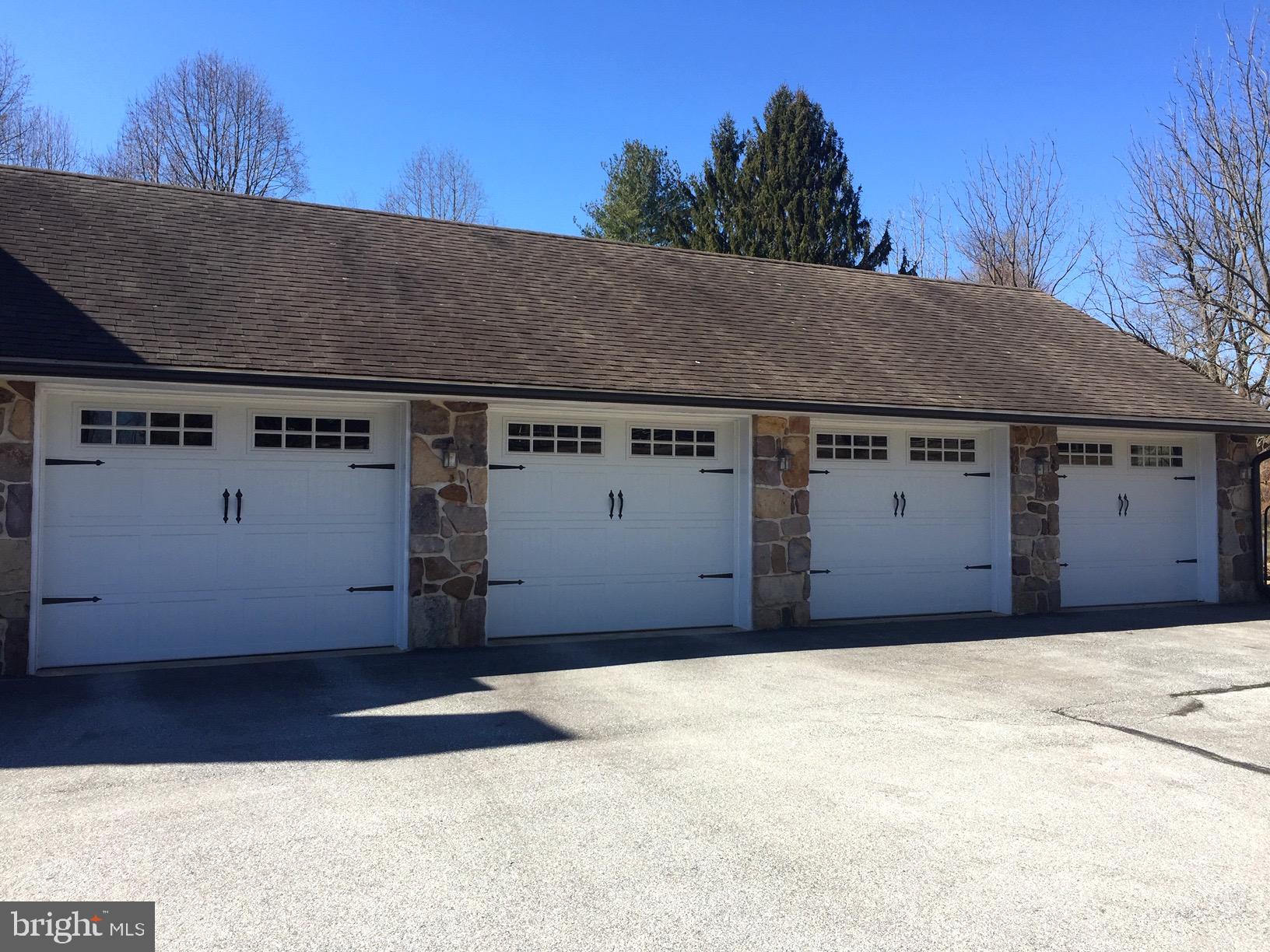 RADNOR HUNT - Residential