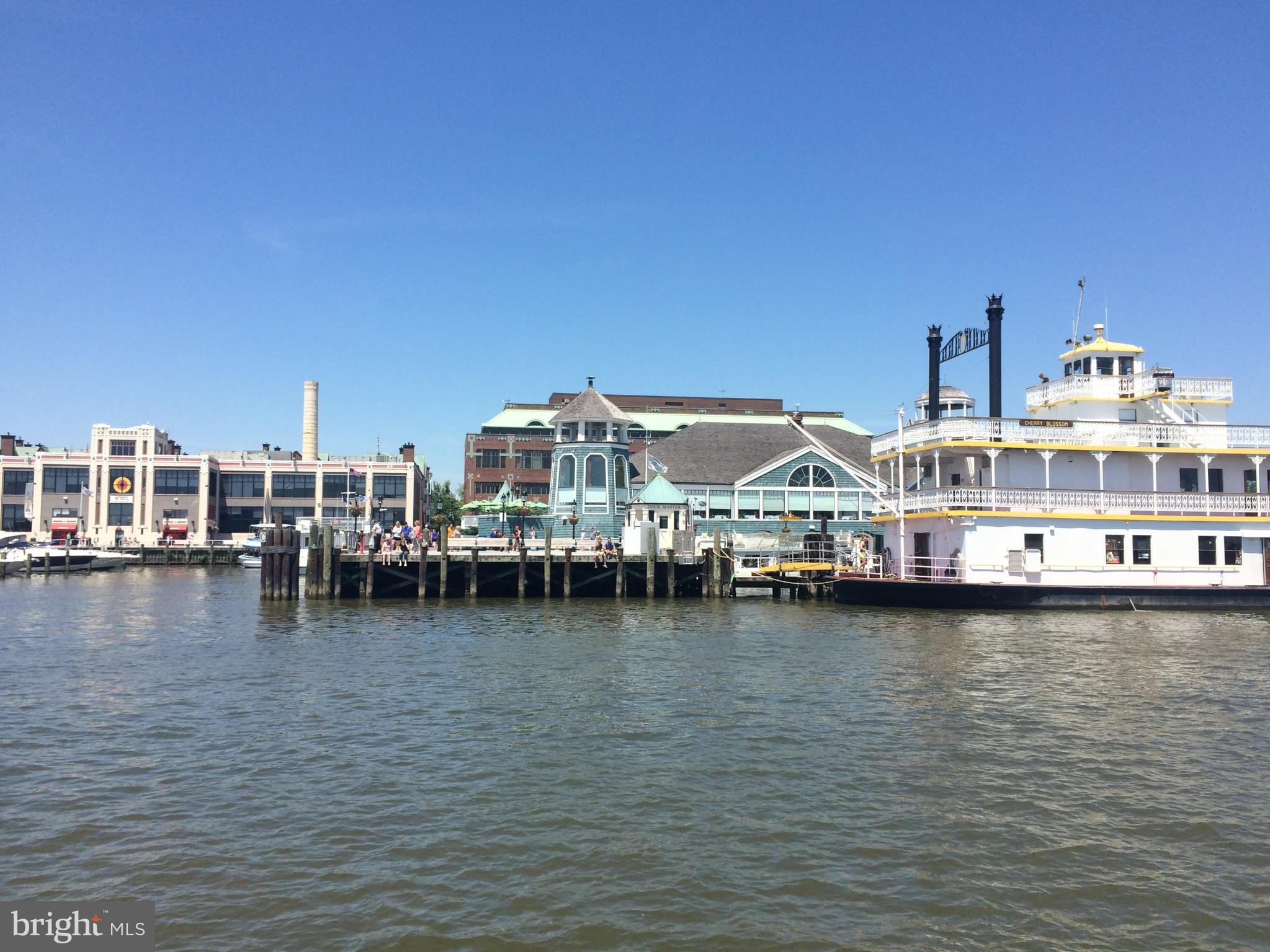 OLD TOWN ALEXANDRIA - Residential