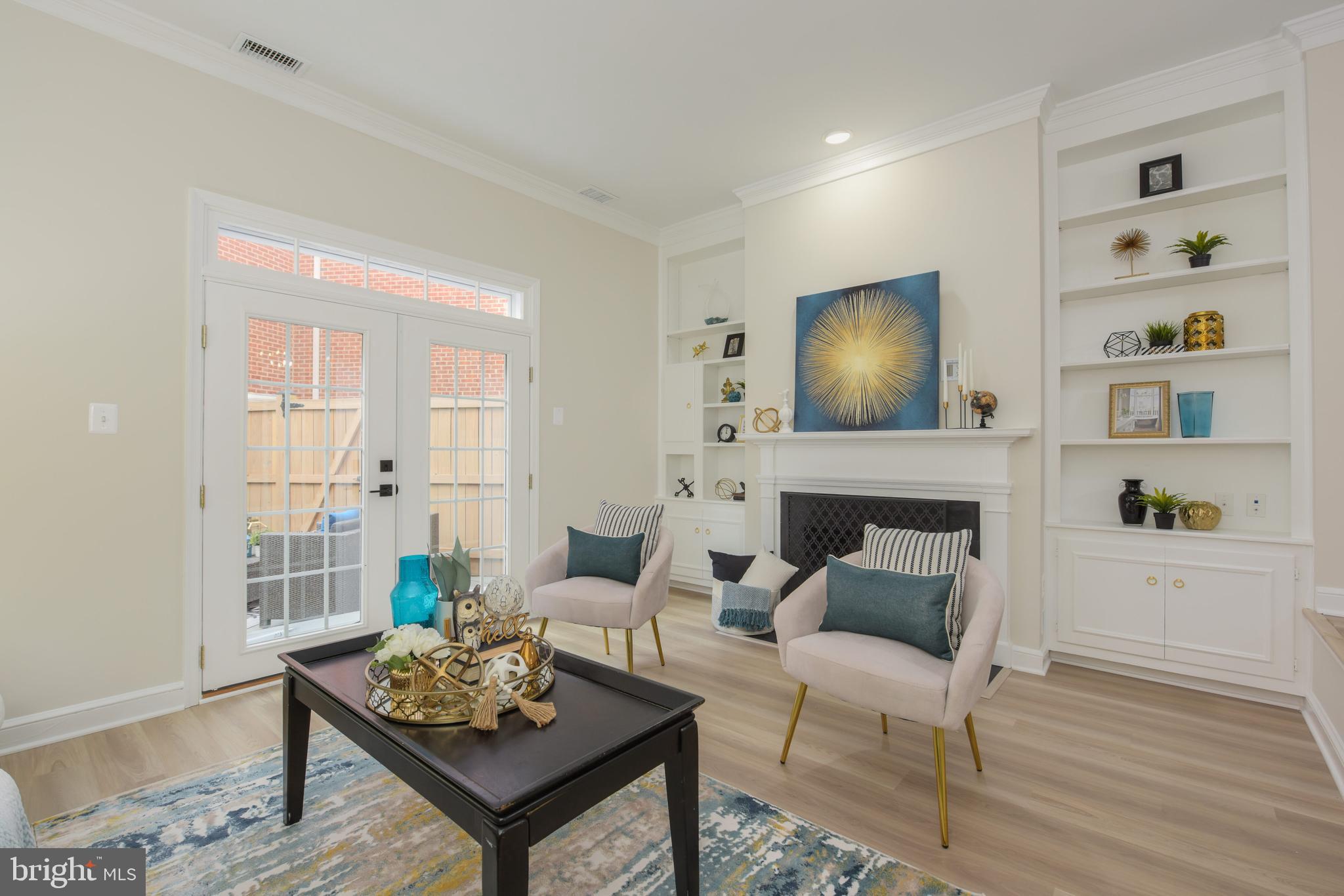 OLD TOWN ALEXANDRIA - Residential