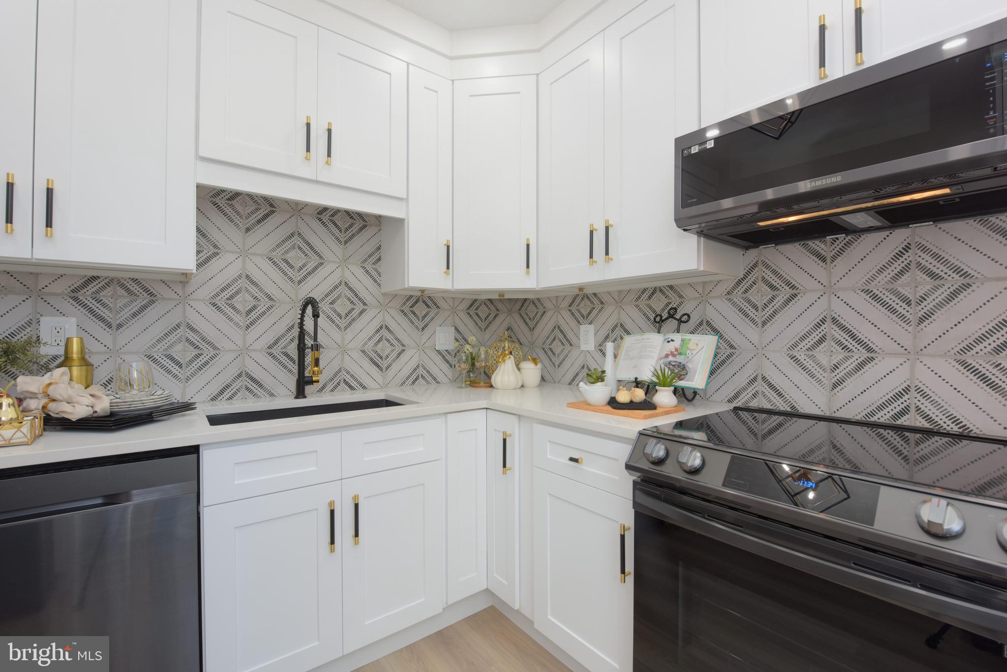 OLD TOWN ALEXANDRIA - Residential