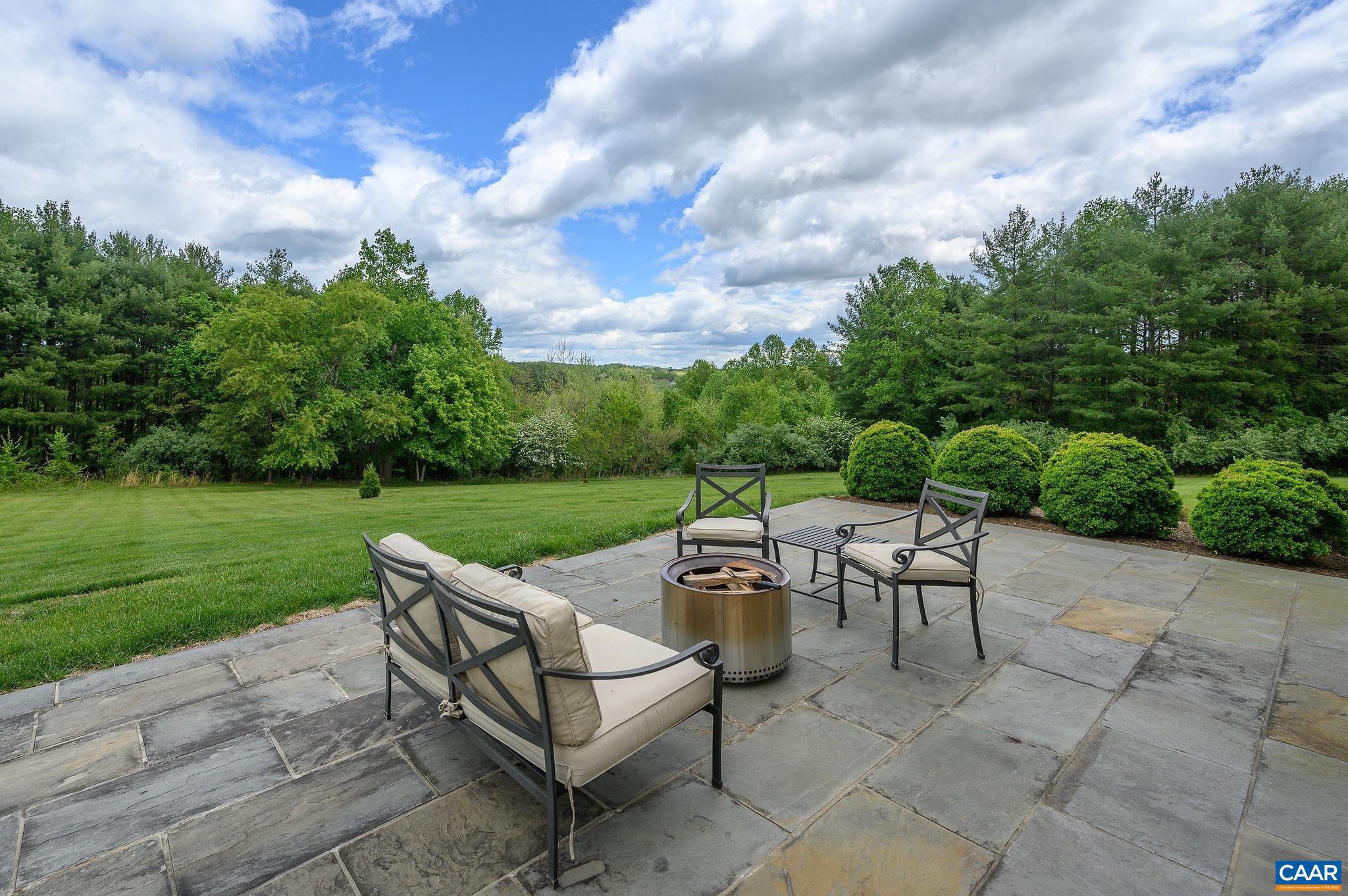 FAR HILLS - Residential