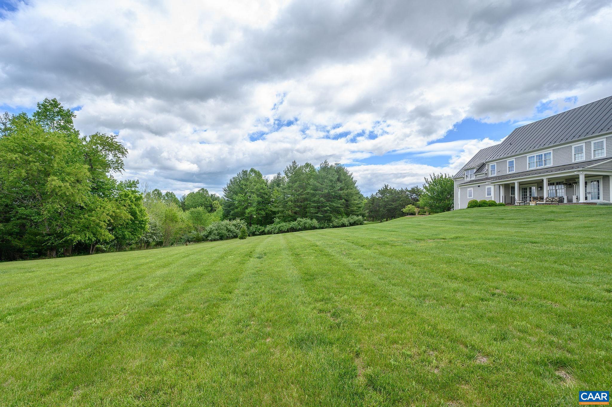 FAR HILLS - Residential