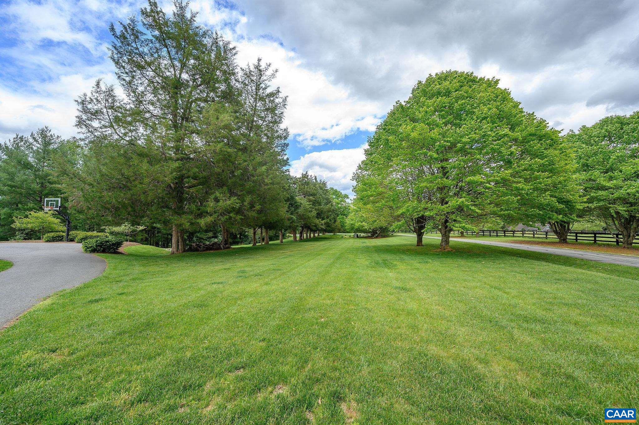 FAR HILLS - Residential