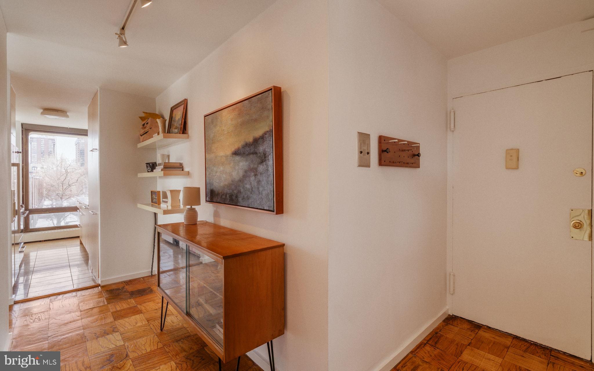 SOCIETY HILL - Residential