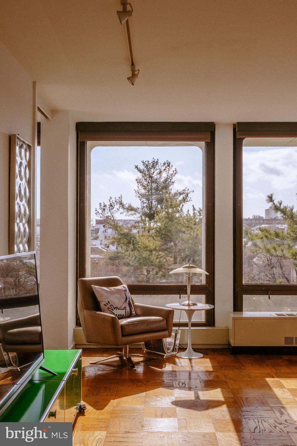 SOCIETY HILL - Residential