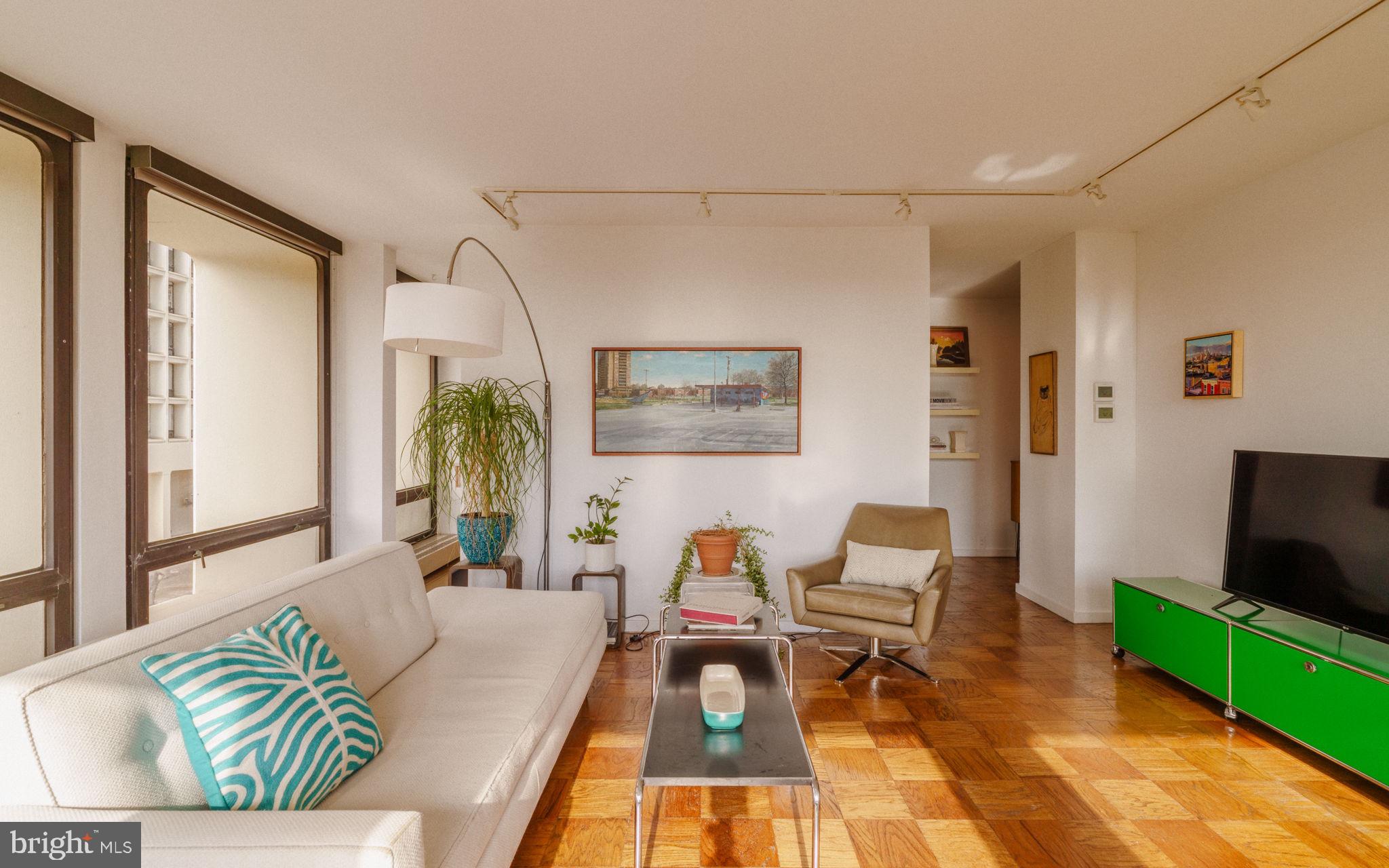 220 LOCUST STREET 2G