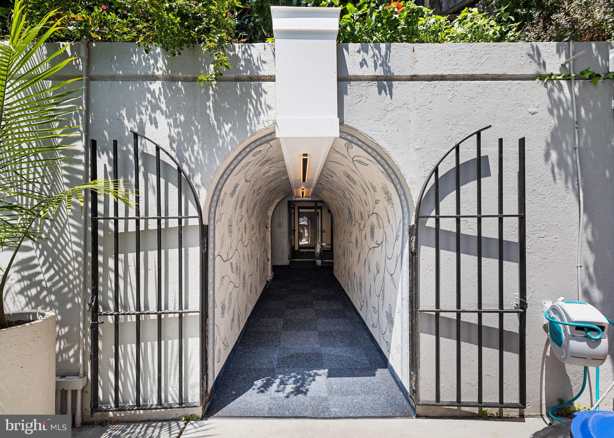 SOCIETY HILL - Residential