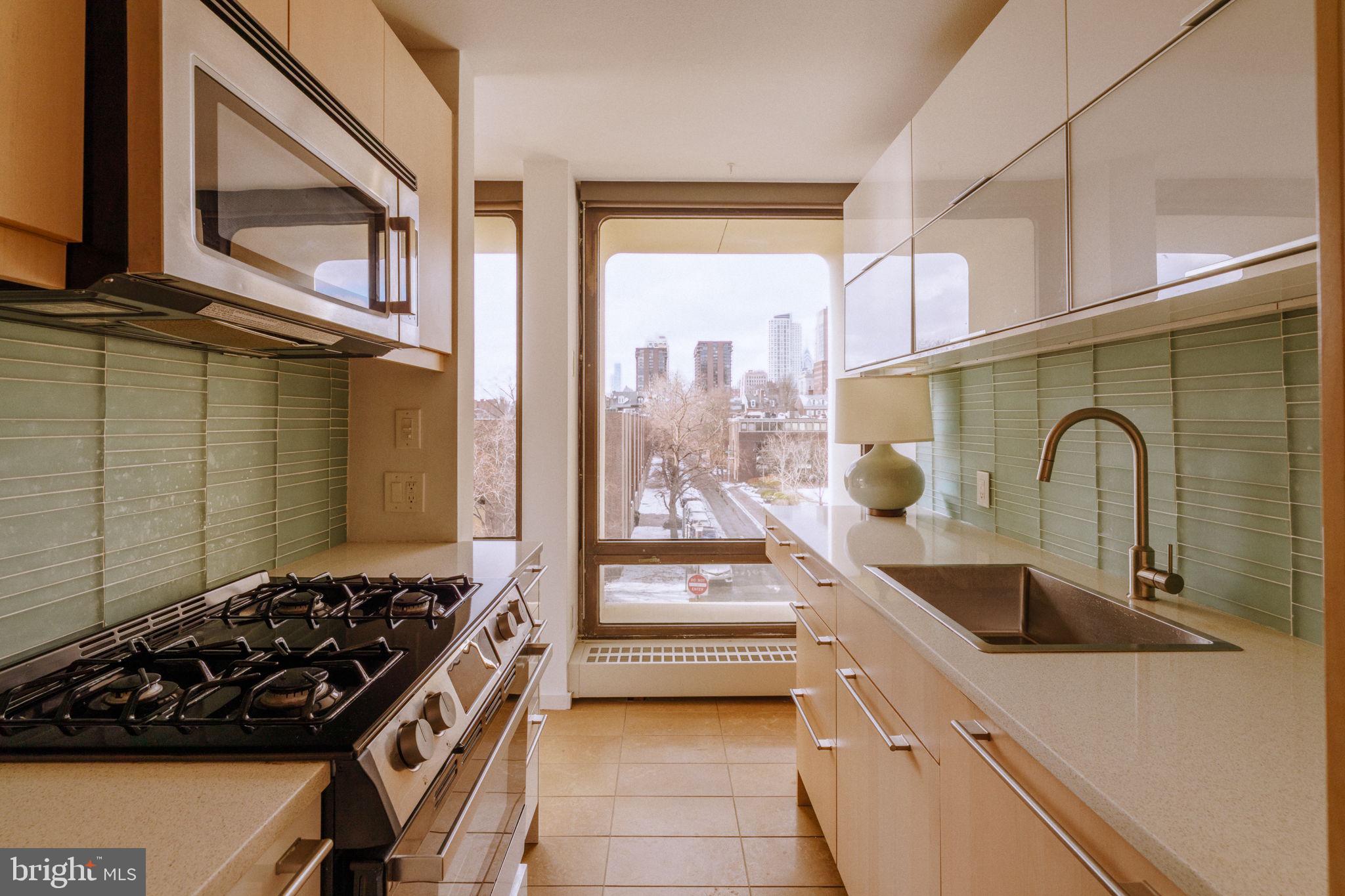 SOCIETY HILL - Residential