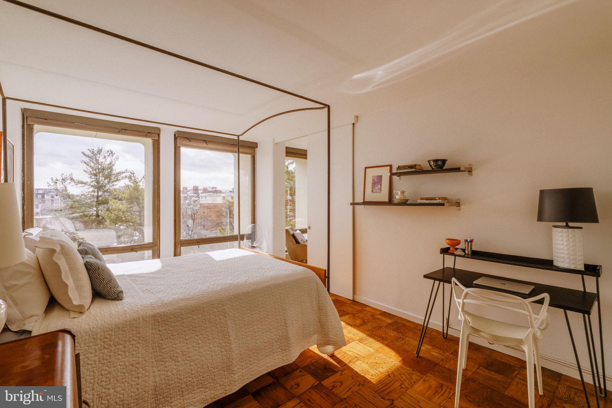 SOCIETY HILL - Residential