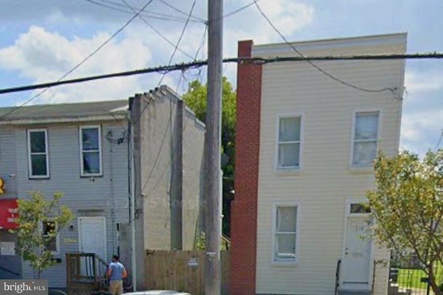 Renovated Duplex with 2 Spacious units, with  1 bedroom, 1 bath, and laundry on each level***Each Unit has been Freshly painted with new flooring, new kitchen, new  bathroom  and more!! Vacant lot adjacent is included with the sale***Rental income projected from 2500 to 2800