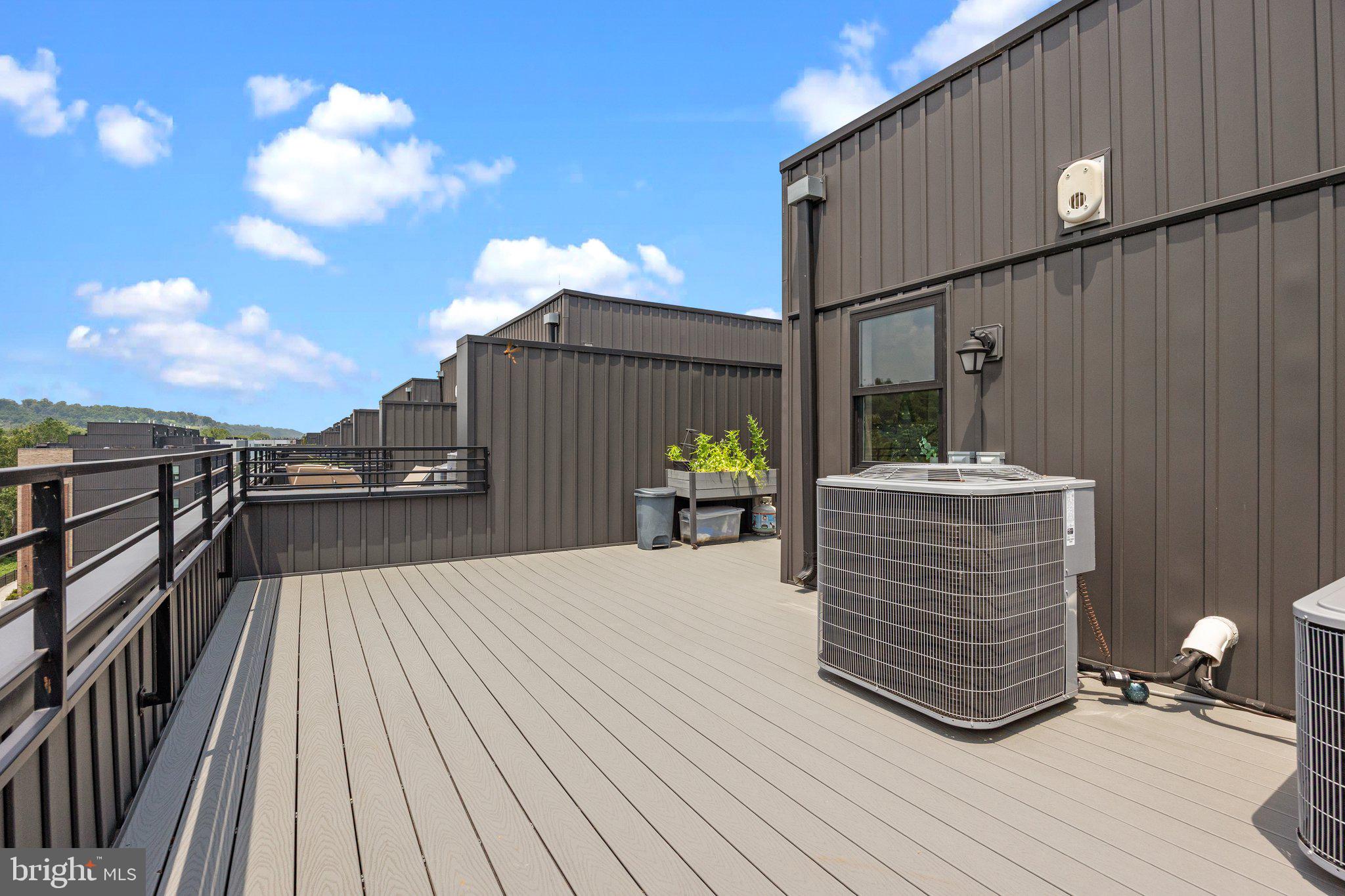 THE LOCKS - Residential