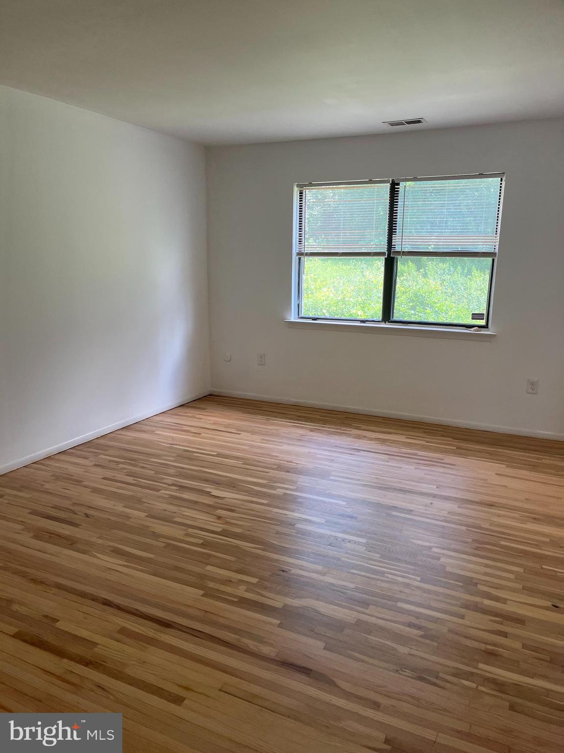 1711 SILVER COURT
