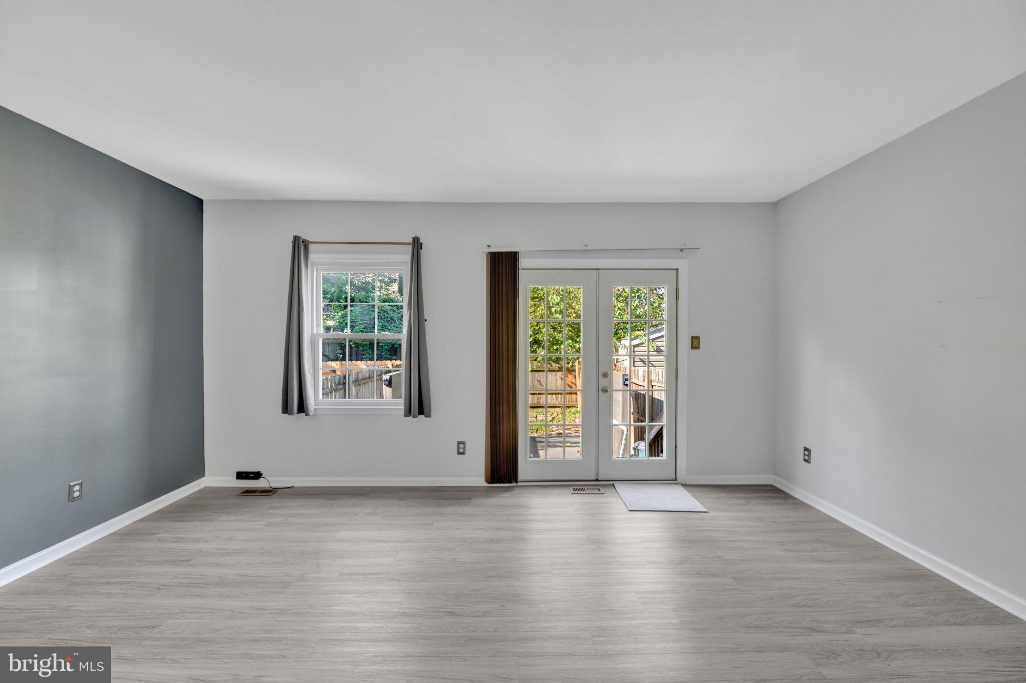 KINGS COURT - Residential Lease