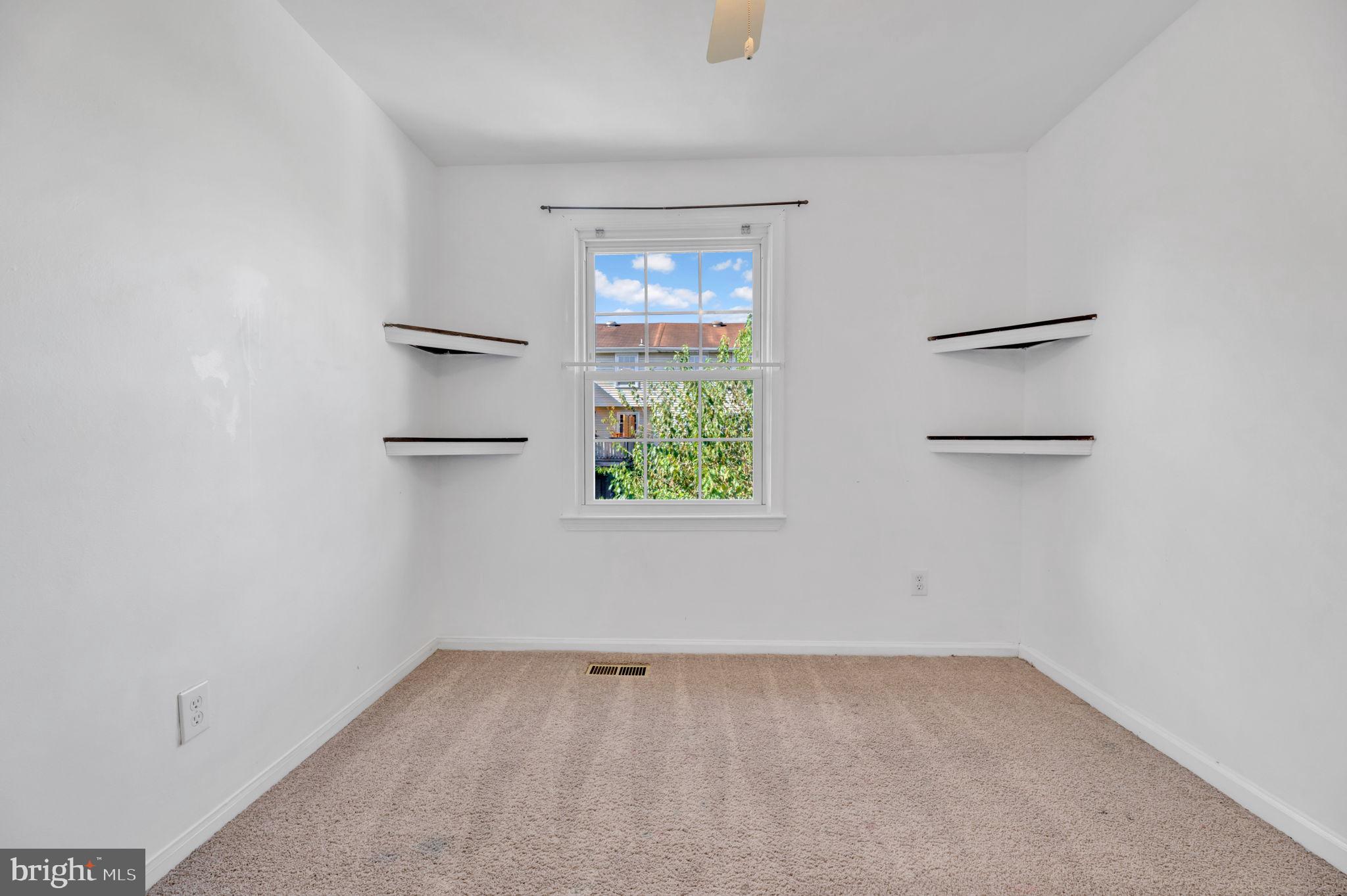 KINGS COURT - Residential Lease