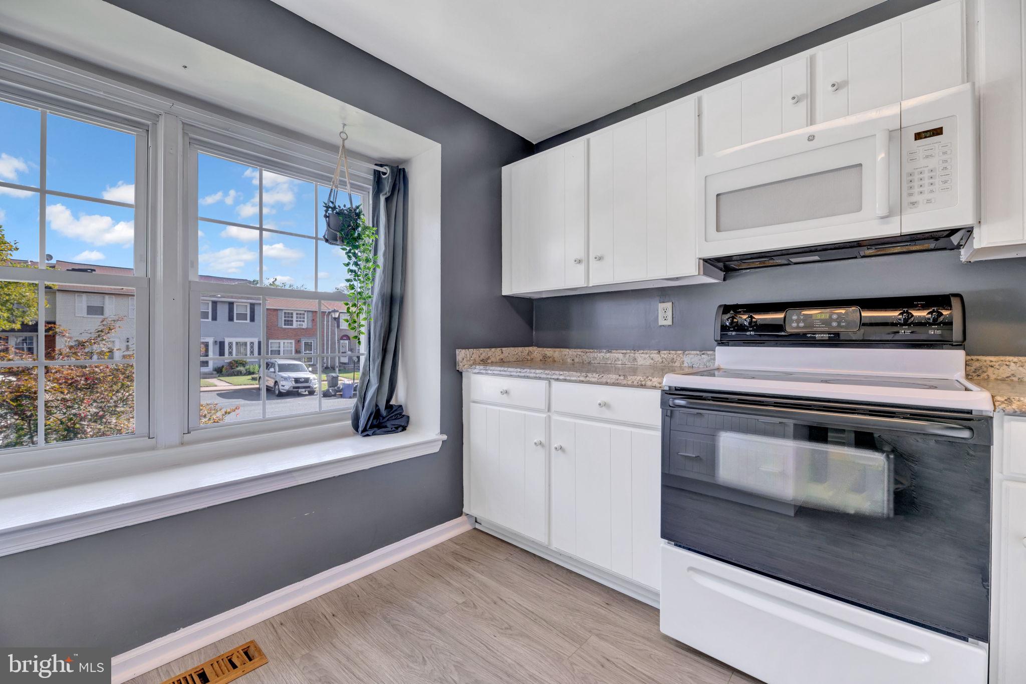 KINGS COURT - Residential Lease