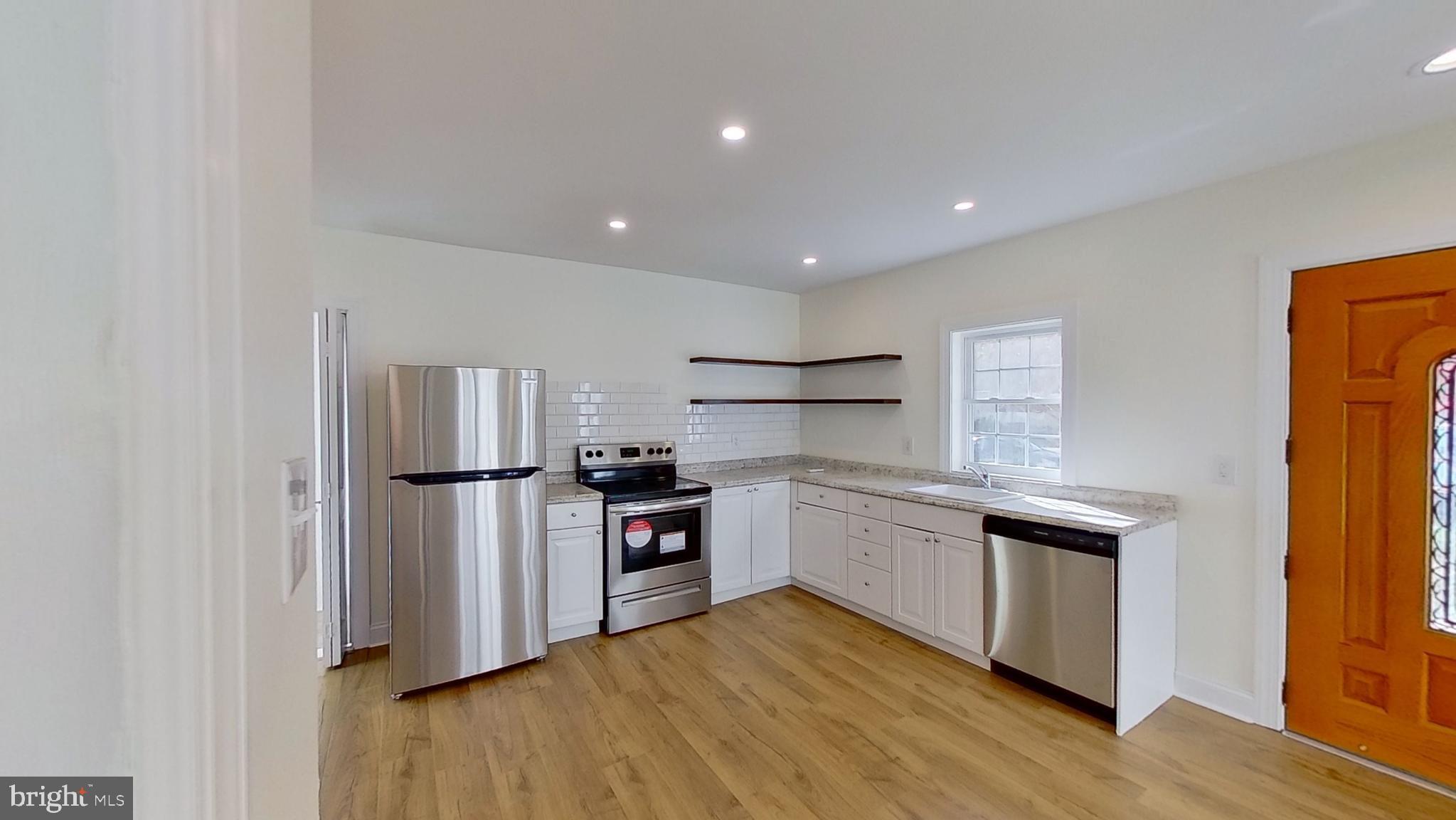 MOUNT PLEASANT - Residential Lease