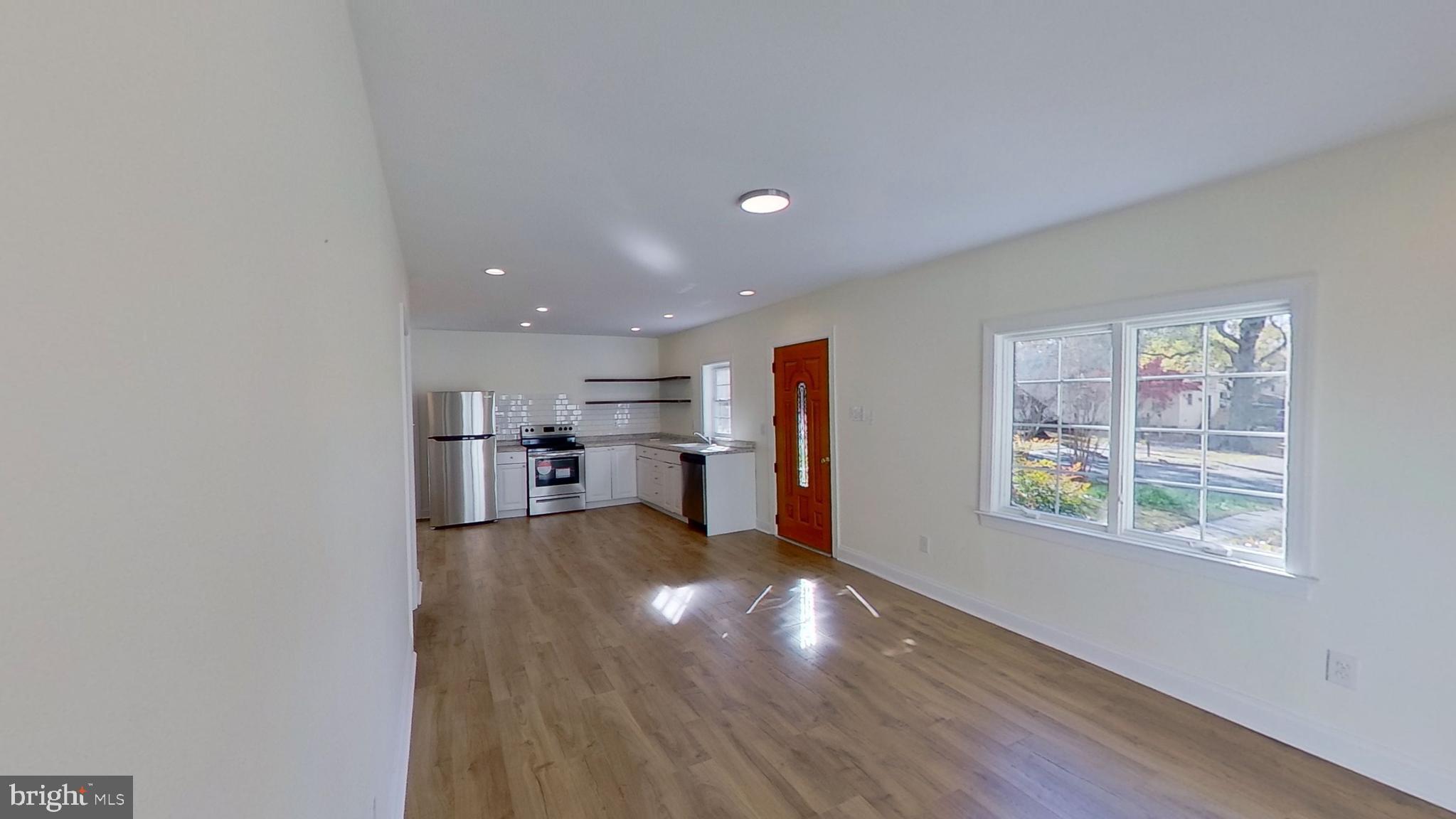 MOUNT PLEASANT - Residential Lease