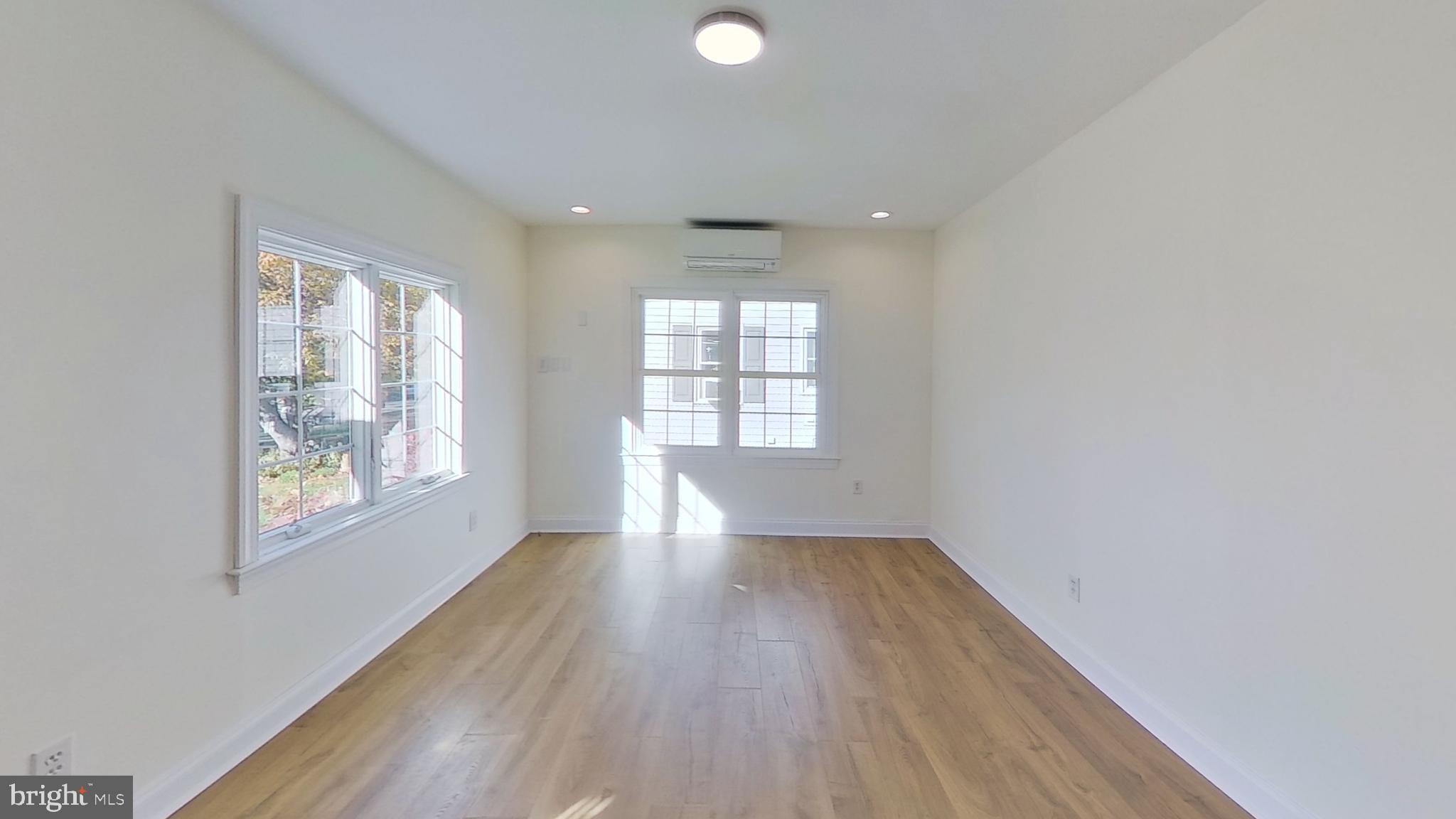 MOUNT PLEASANT - Residential Lease