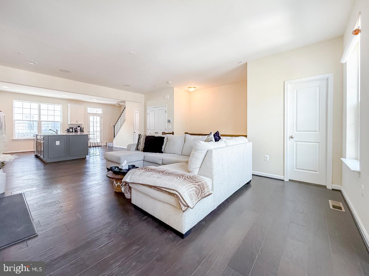 STEEPLECHASE - Residential Lease