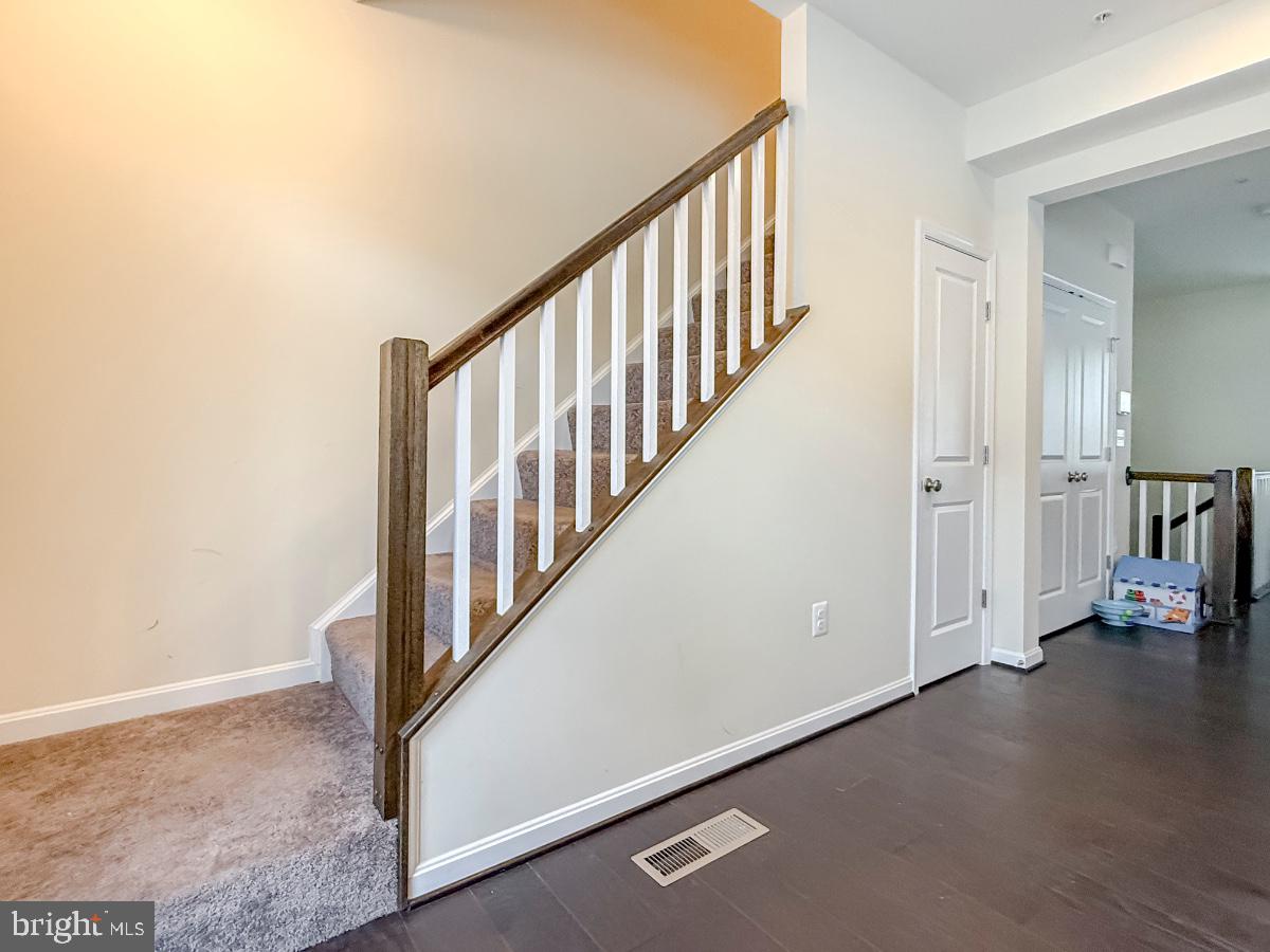 STEEPLECHASE - Residential Lease