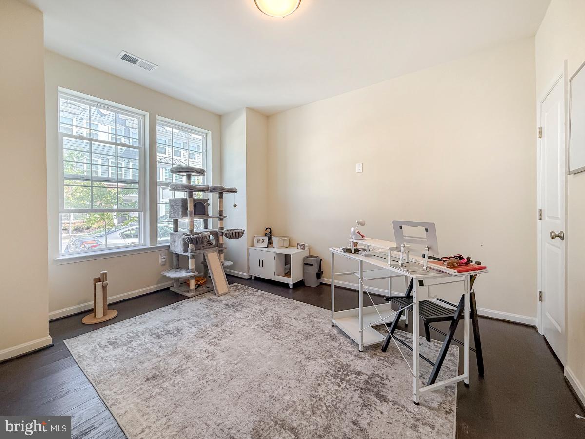 STEEPLECHASE - Residential Lease