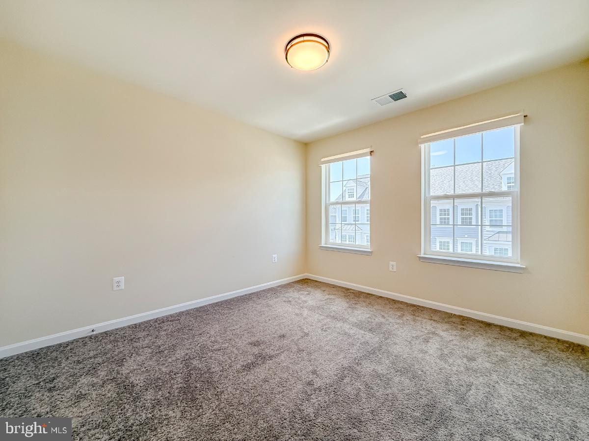 STEEPLECHASE - Residential Lease