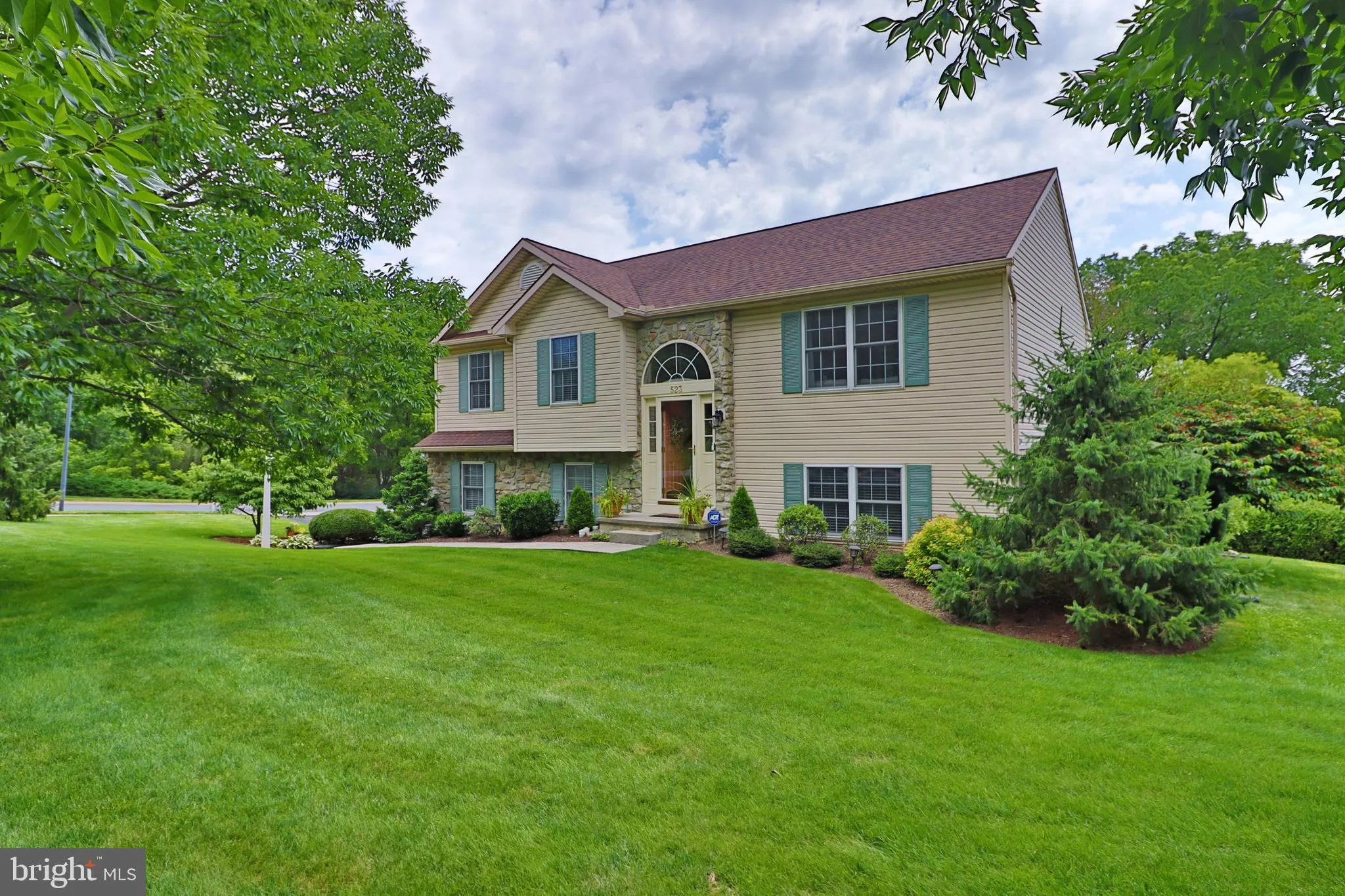 Manheim, Pennsylvania 17545, United States, 3 Bedrooms Bedrooms, ,2 BathroomsBathrooms,Residential,Active,177622