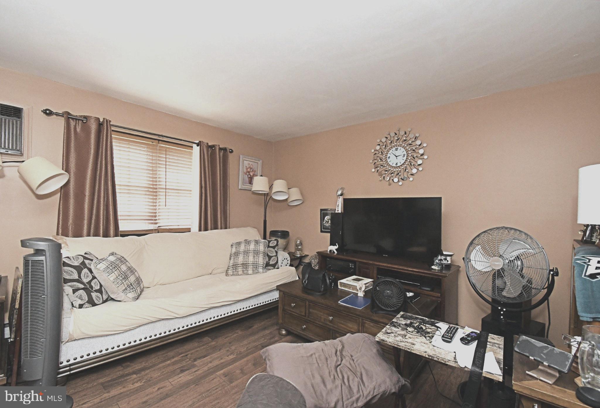 902 N YORK 3