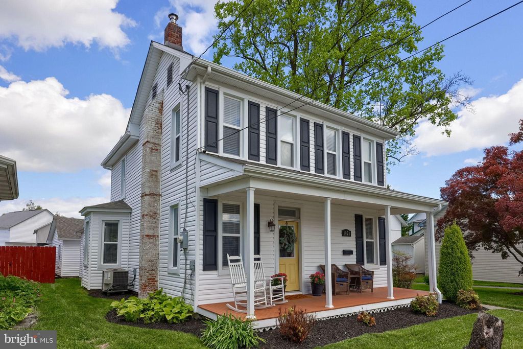 Photo of 1971 New Street, EAST PETERSBURG, PA 17520 (MLS # PALA2087554)