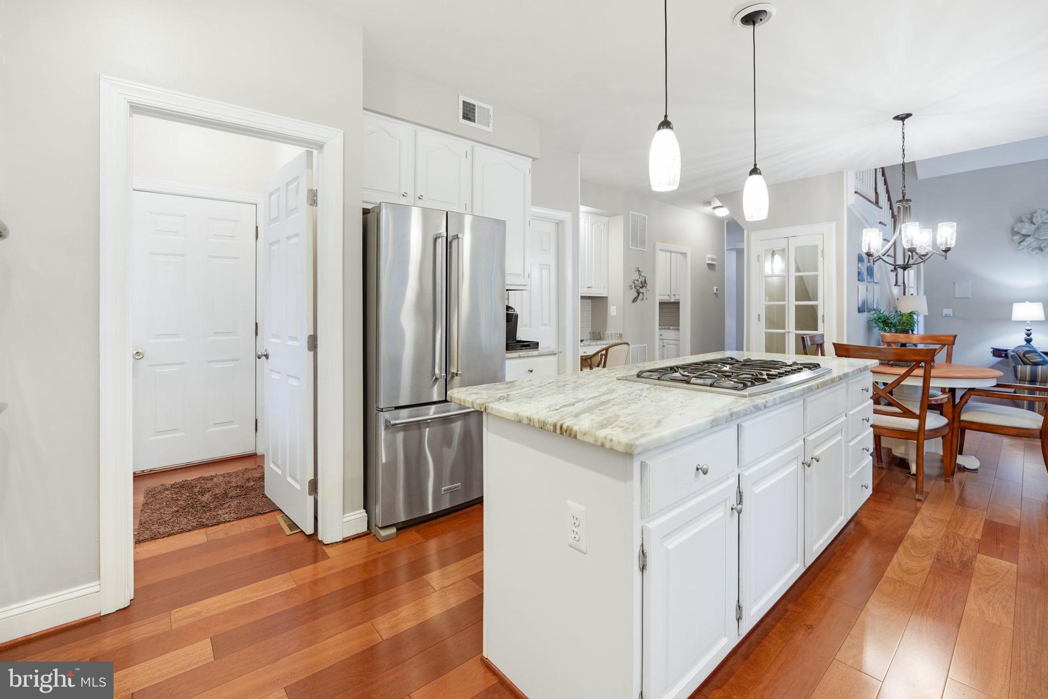 RESTON - Residential