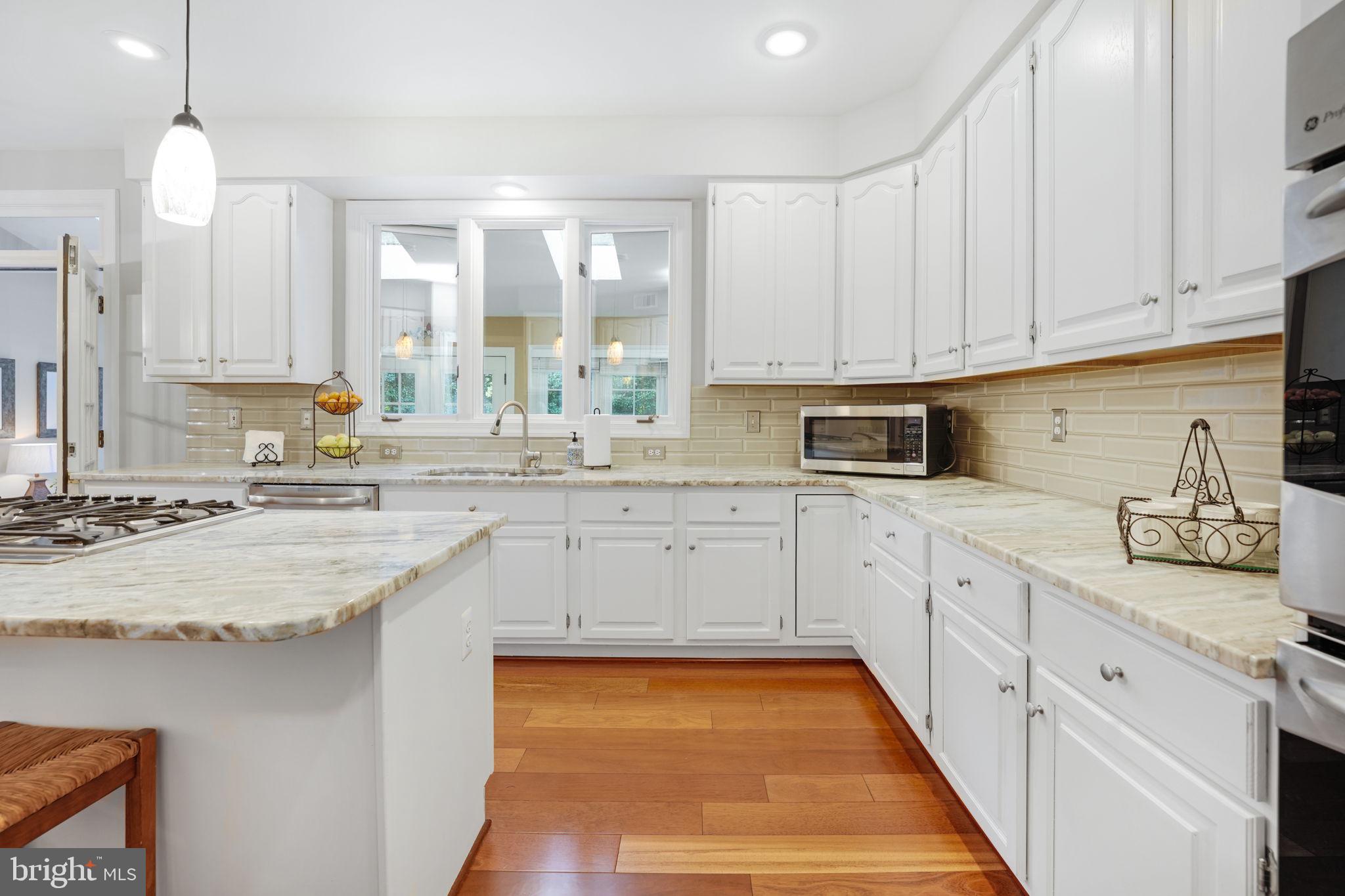 RESTON - Residential