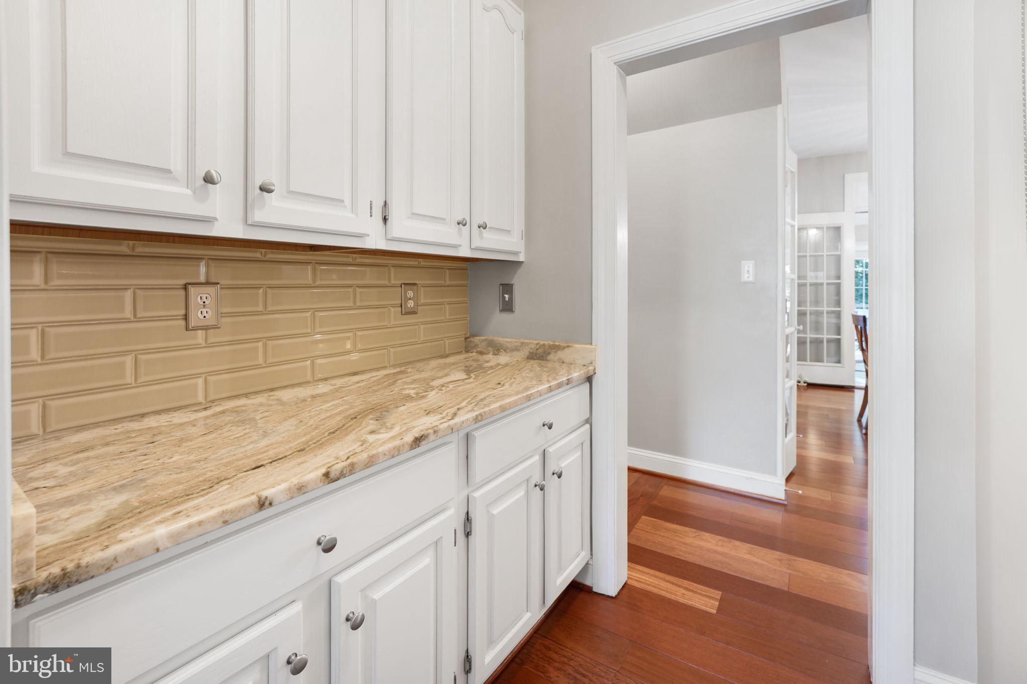 RESTON - Residential