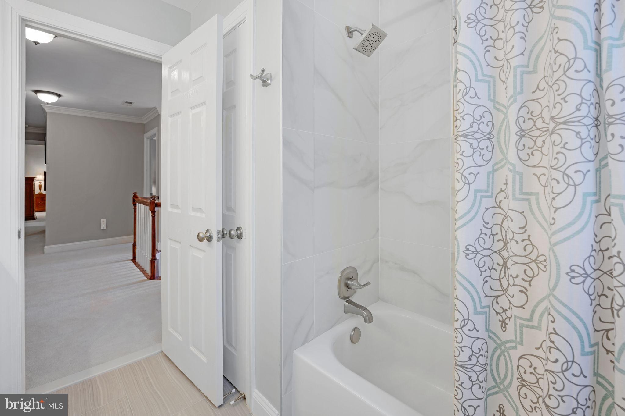 RESTON - Residential