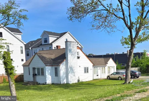 7400 McWhorter Place, Annandale, VA MLS: VAFX2238000