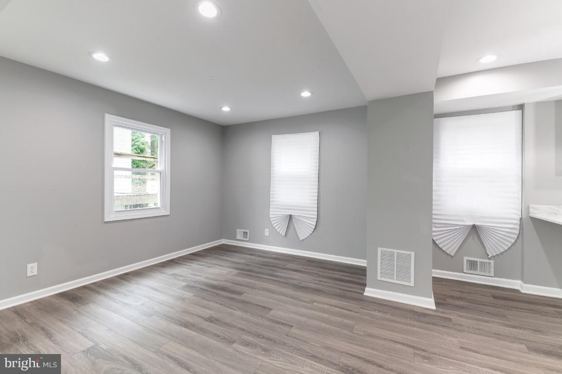 COLUMBIA HIGHLANDS - Residential