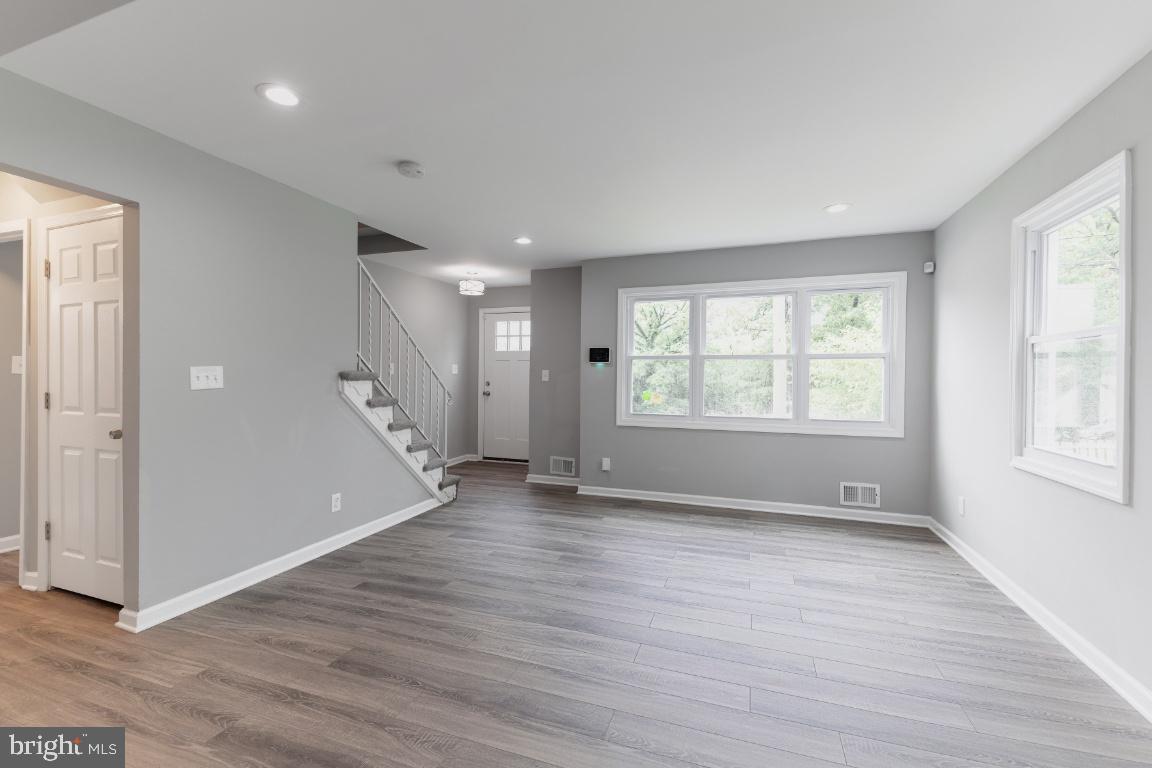 COLUMBIA HIGHLANDS - Residential