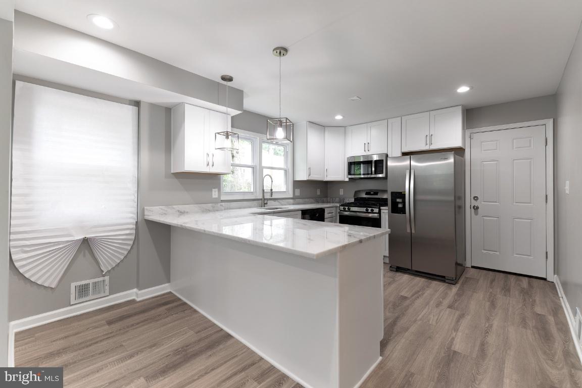 COLUMBIA HIGHLANDS - Residential