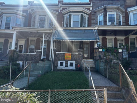 Townhouse For Sale - 2733 W Mosher Street<br/> BALTIMORE, MD 21216