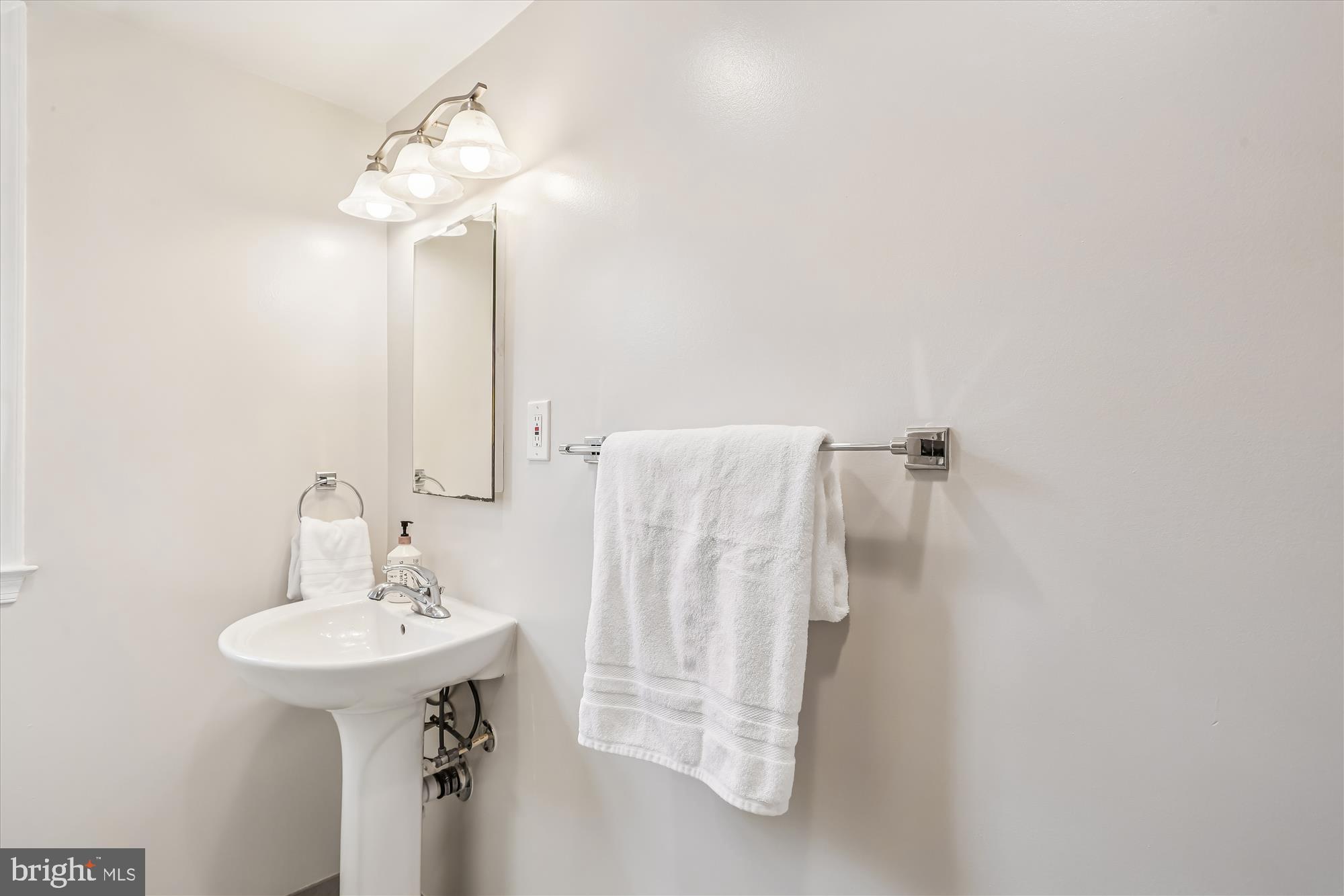 ROCK CREEK VILLAGE CONDOMINIUMS - Residential