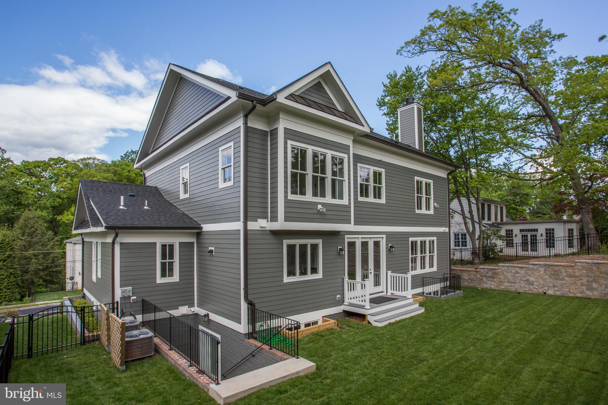 STRATFORD HILLS - Residential